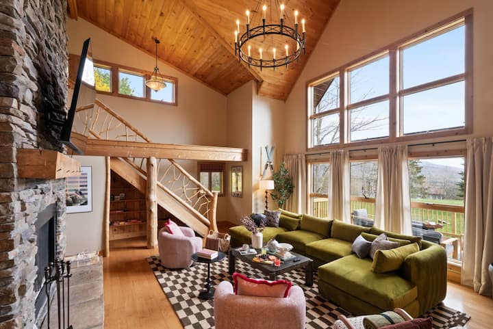 Velvet Timber Haus — listing photo 1
