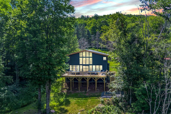 Creekside Lodge — listing photo 1